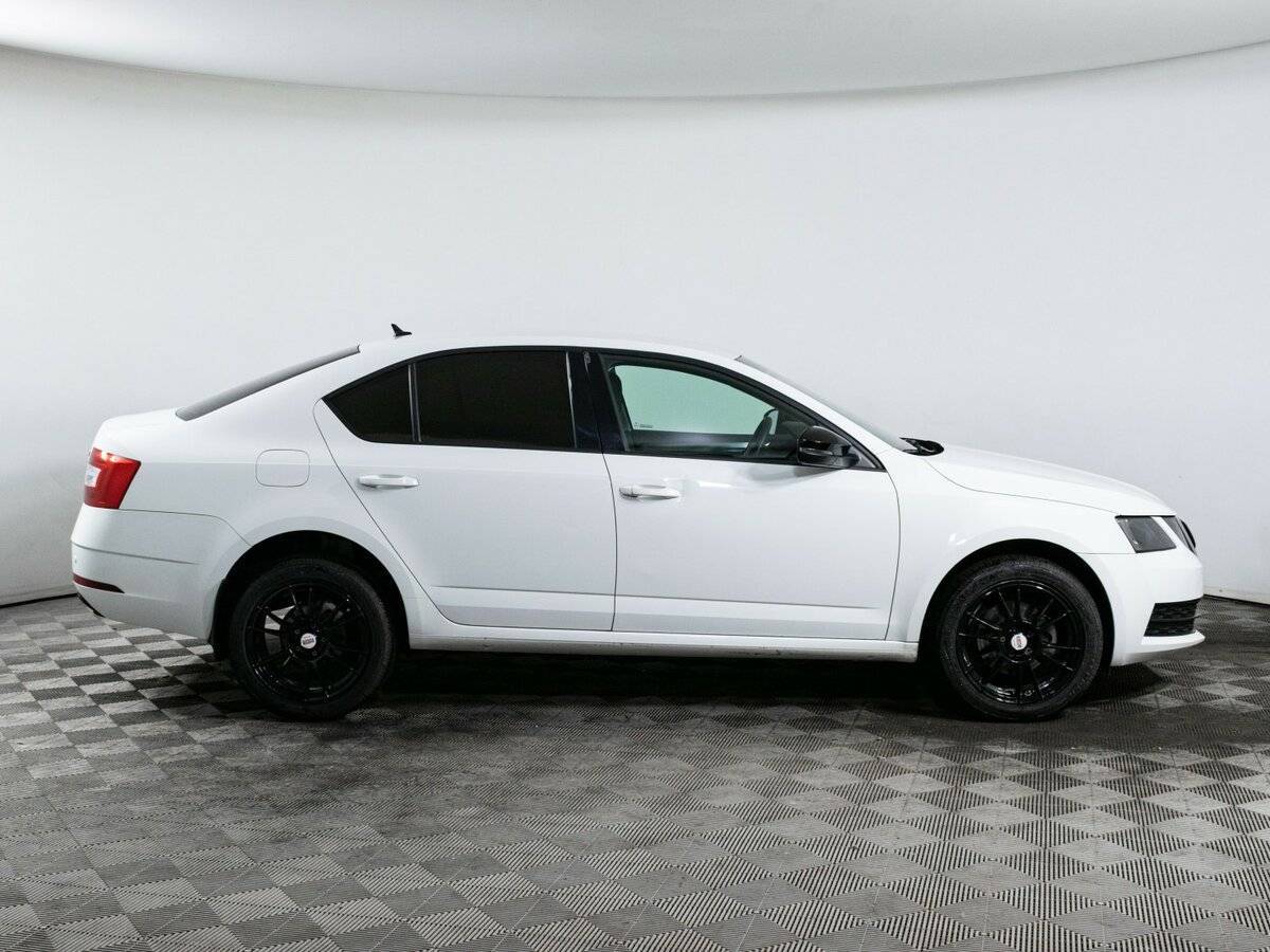 Skoda Octavia б/у, 2019, Механическая. Фото: #3