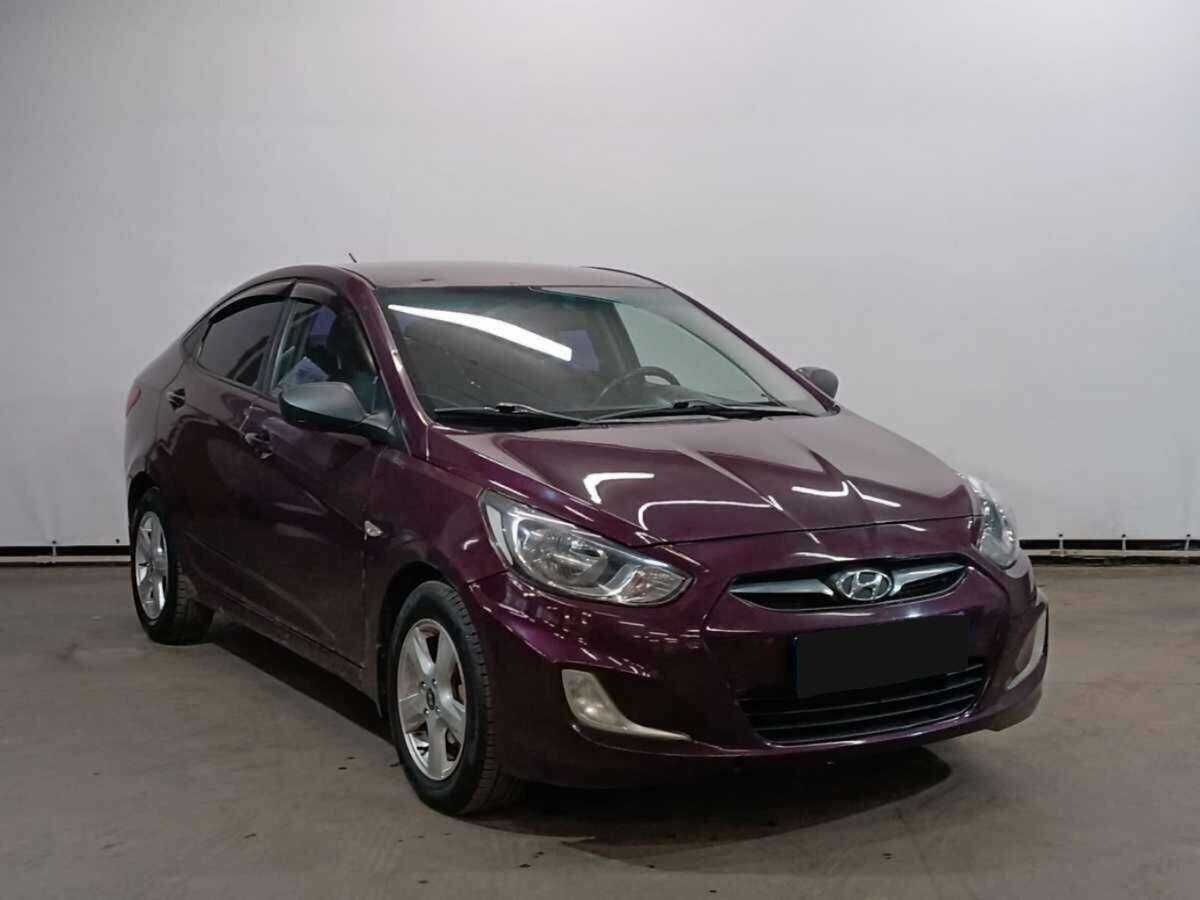 Hyundai Solaris б/у, 2012, Автоматическая. Фото: #2