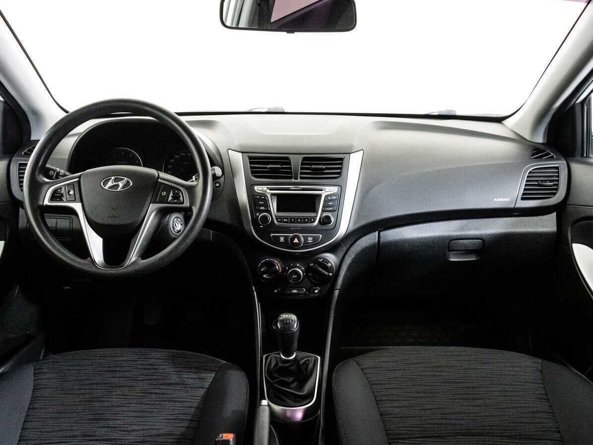 Hyundai Solaris б/у, 2015, Механическая. Фото: #9