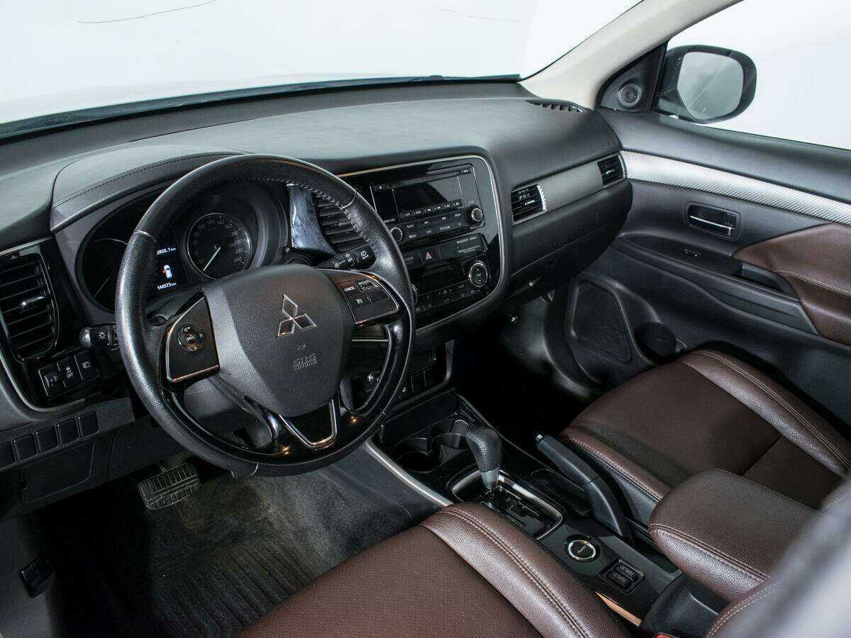 Mitsubishi Outlander б/у, 2017, Вариатор. Фото: #11
