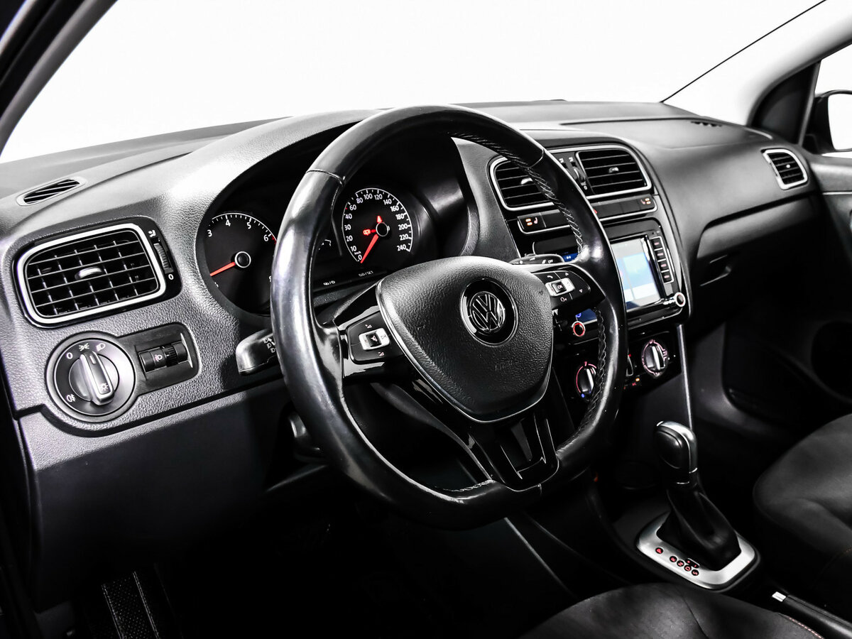 Volkswagen Polo б/у, 2017, Автоматическая. Фото: #11