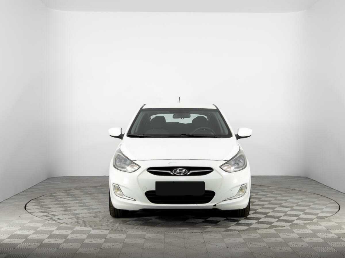 Hyundai Solaris б/у, 2012, Автоматическая. Фото: #1