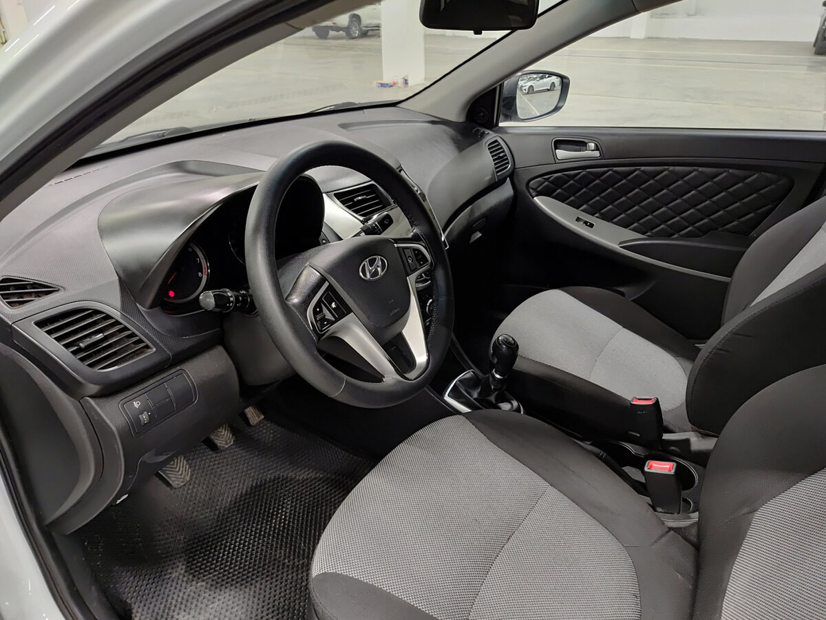 Hyundai Solaris б/у, 2013, Механическая. Фото: #15