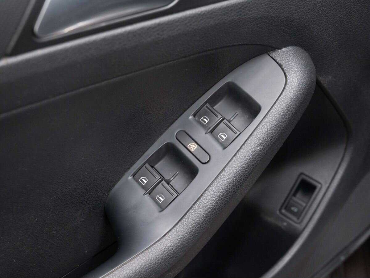 Volkswagen Jetta б/у, 2014, Механическая. Фото: #14
