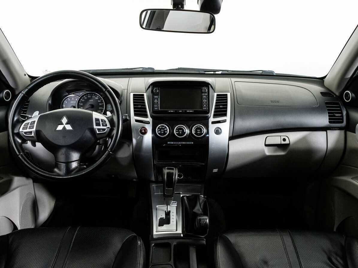 Mitsubishi Pajero Sport б/у, 2013, Автоматическая. Фото: #9