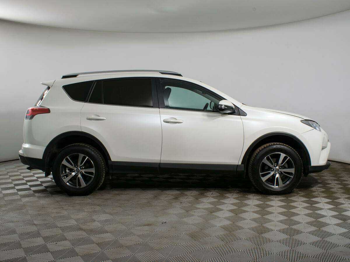 Toyota RAV4 б/у, 2017, Автоматическая. Фото: #3