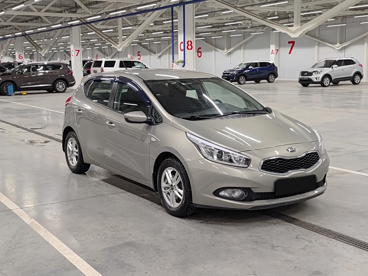 Kia Ceed б/у, 2012, Автоматическая. Фото: #2
