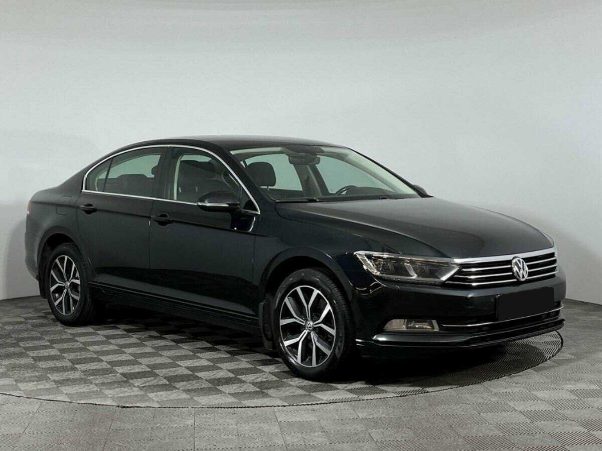 Volkswagen Passat б/у, 2018, Роботизированная. Фото: #2
