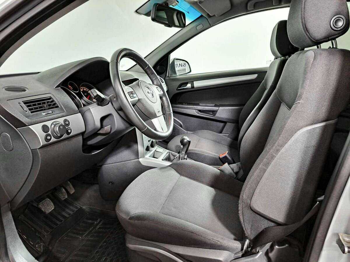 Opel Astra б/у, 2013, Механическая. Фото: #14