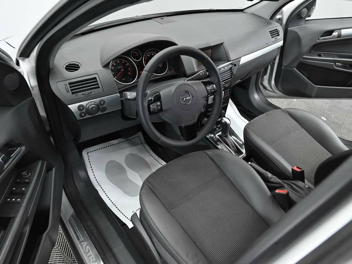 Opel Astra б/у, 2012, Автоматическая. Фото: #6