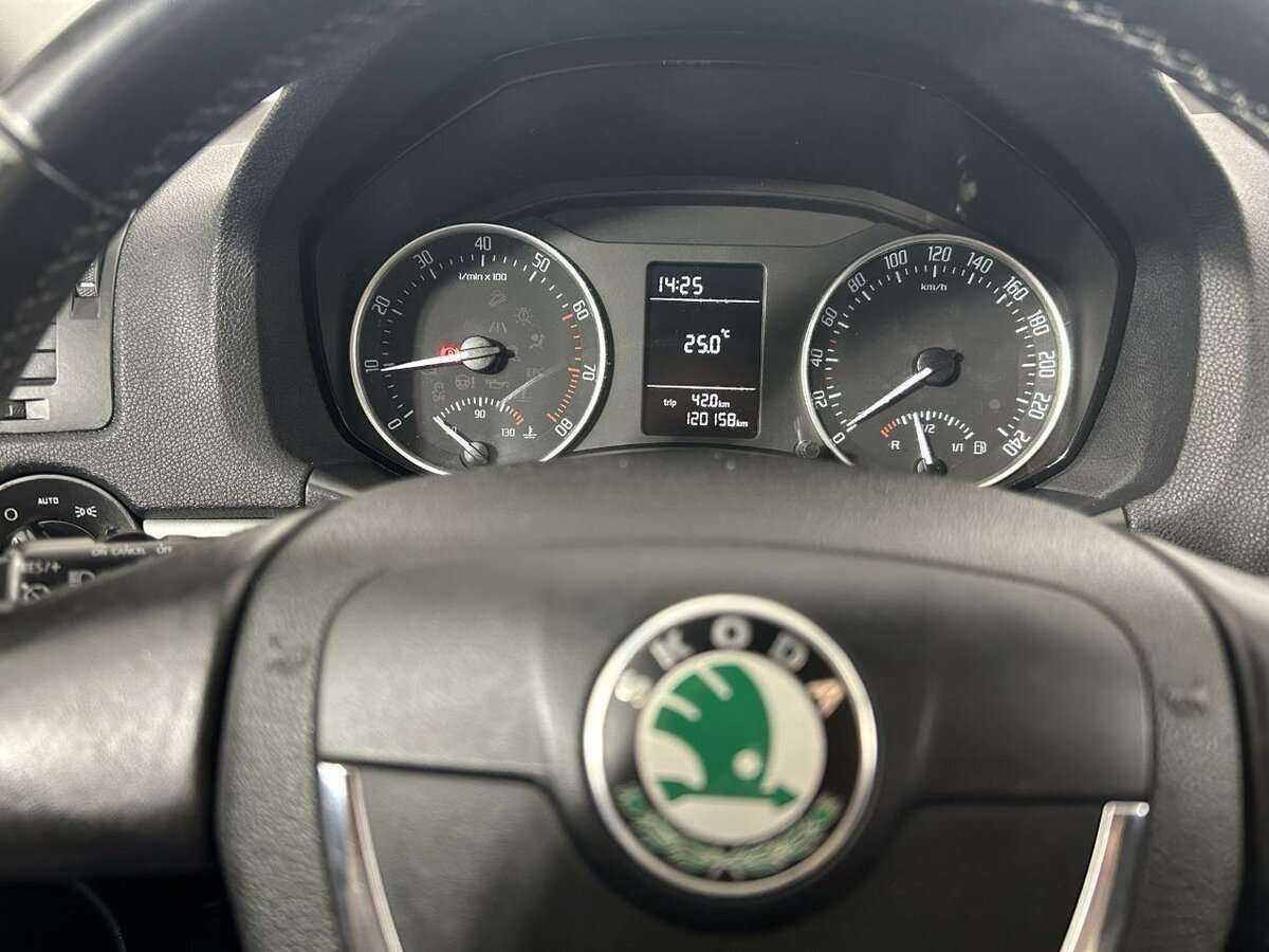Skoda Octavia б/у, 2012, Механическая. Фото: #10