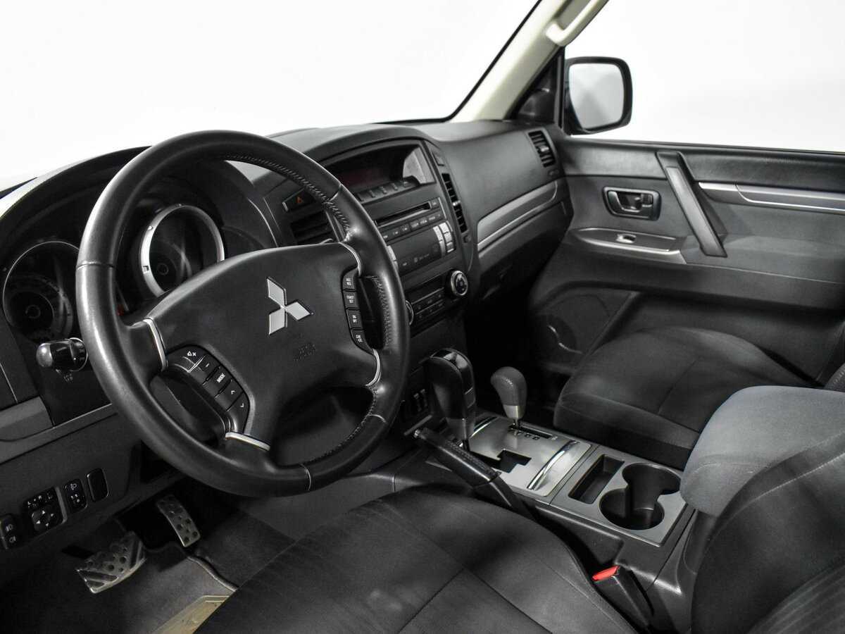 Mitsubishi Pajero б/у, 2013, Автоматическая. Фото: #6
