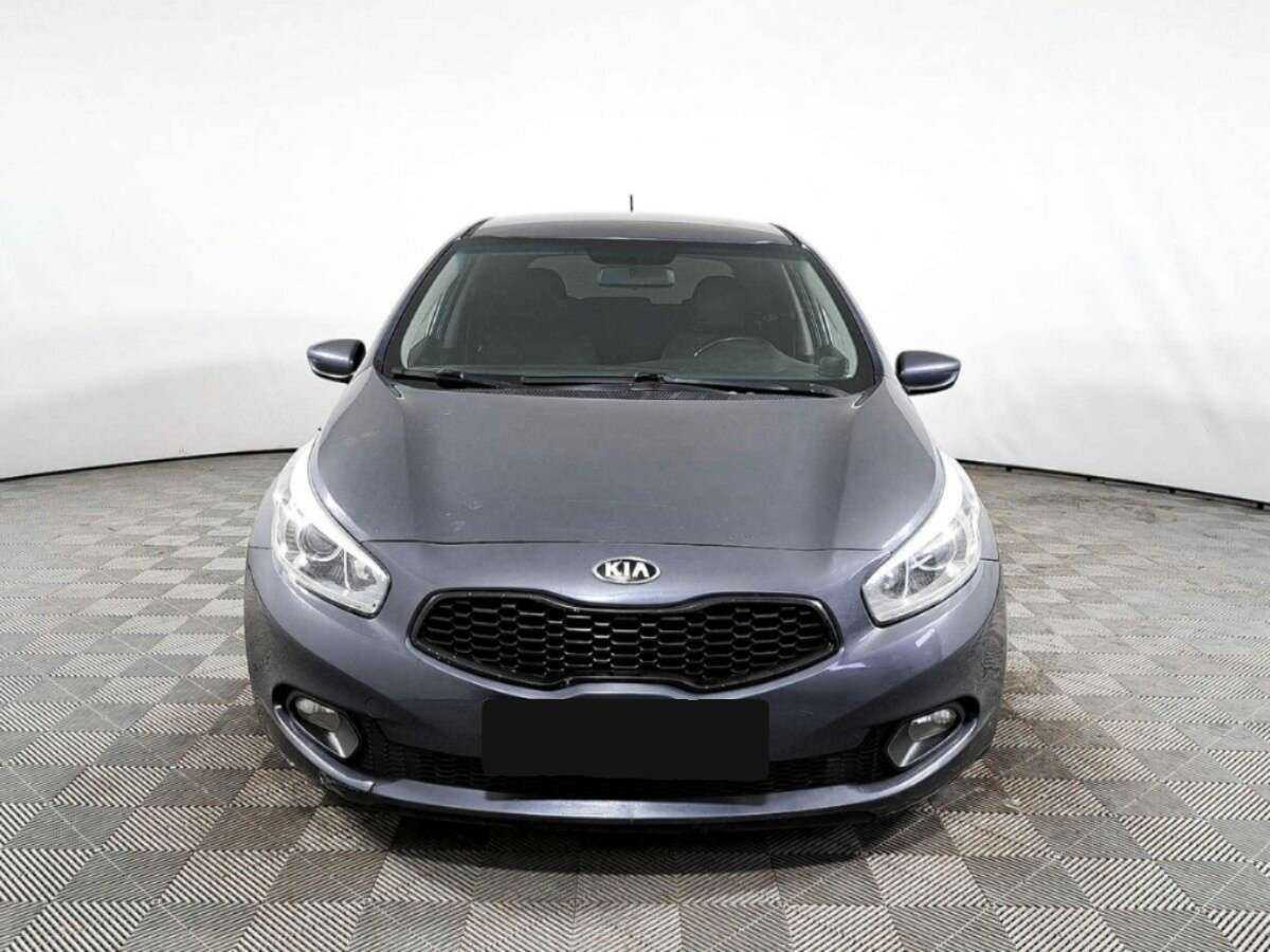 Kia Ceed б/у, 2013, Механическая. Фото: #1