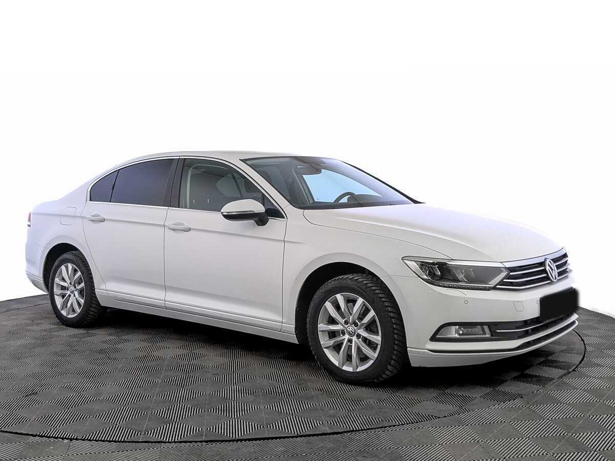 Volkswagen Passat б/у, 2019, Роботизированная. Фото: #2
