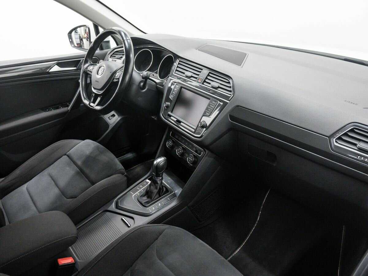 Volkswagen Tiguan б/у, 2017, Роботизированная. Фото: #8