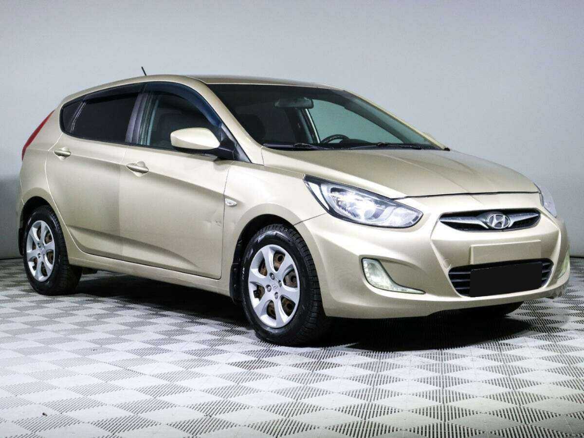 Hyundai Solaris б/у, 2013, Автоматическая. Фото: #2