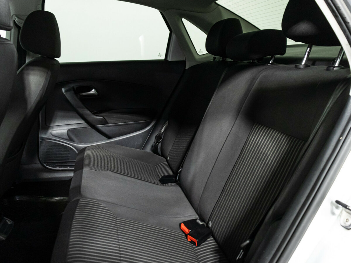Volkswagen Polo б/у, 2013, Механическая. Фото: #9