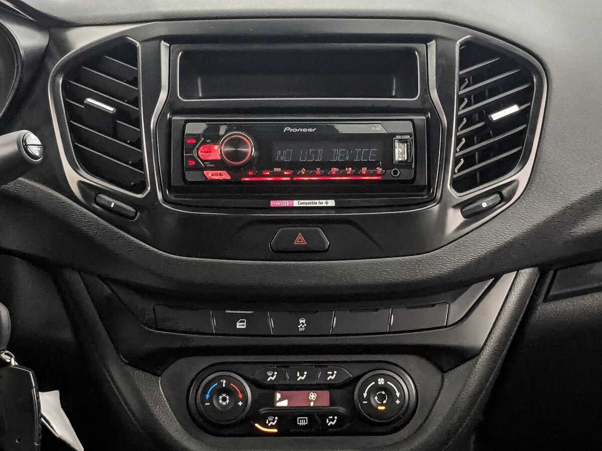 Lada (ВАЗ) Vesta б/у, 2021, Механическая. Фото: #12