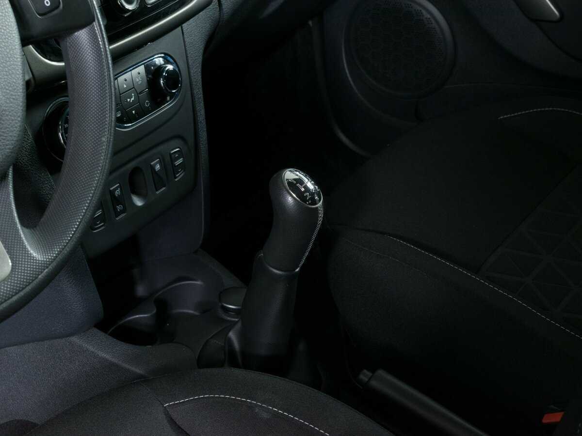 Renault Sandero б/у, 2017, Механическая. Фото: #12