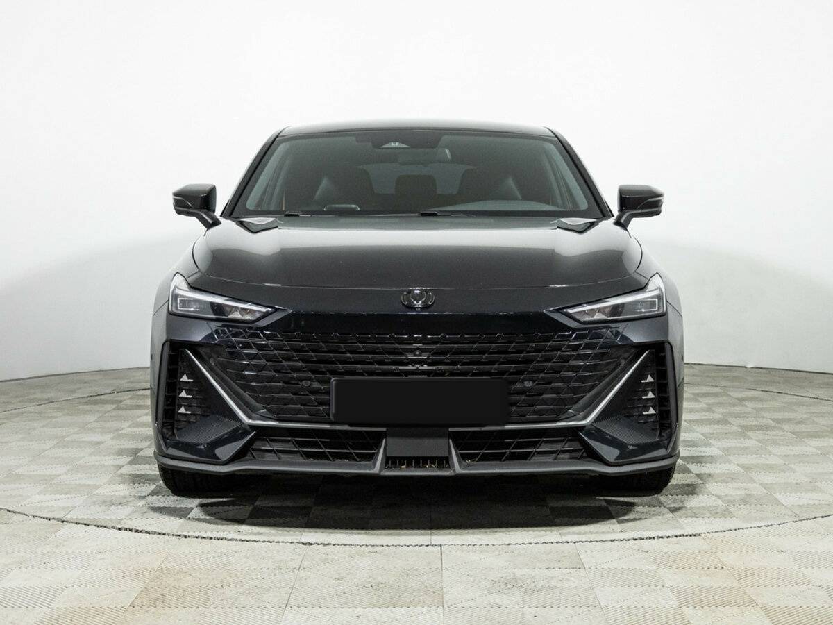 Changan UNI-V б/у, 2023, Роботизированная. Фото: #1