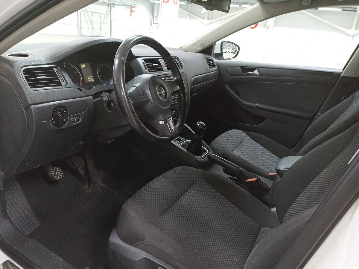 Volkswagen Jetta б/у, 2014, Механическая. Фото: #14