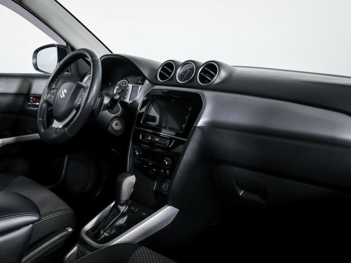 Suzuki Vitara б/у, 2016, Автоматическая. Фото: #6