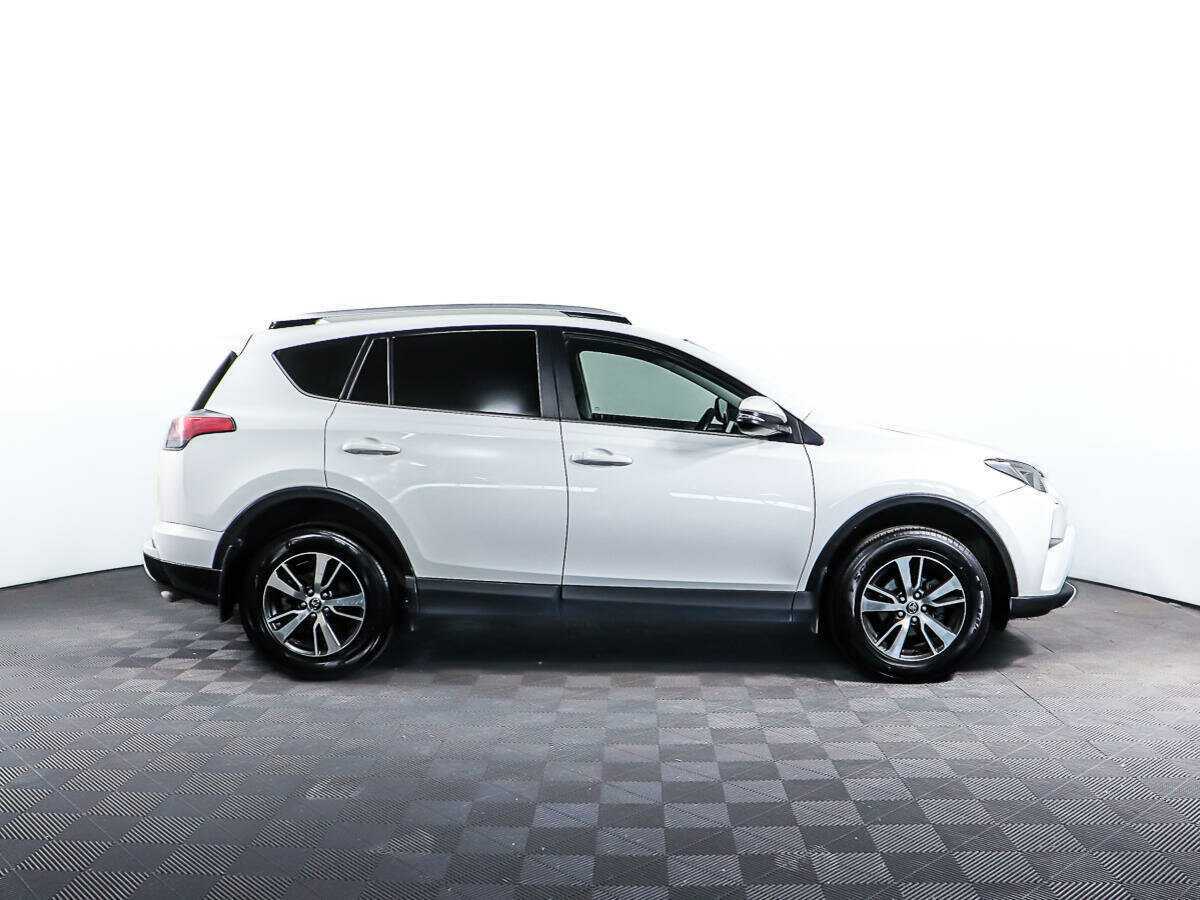 Toyota RAV4 б/у, 2017, Автоматическая. Фото: #3