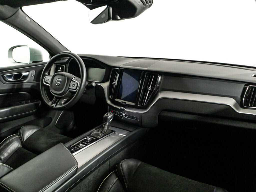 Volvo XC60 б/у, 2018, Автоматическая. Фото: #8