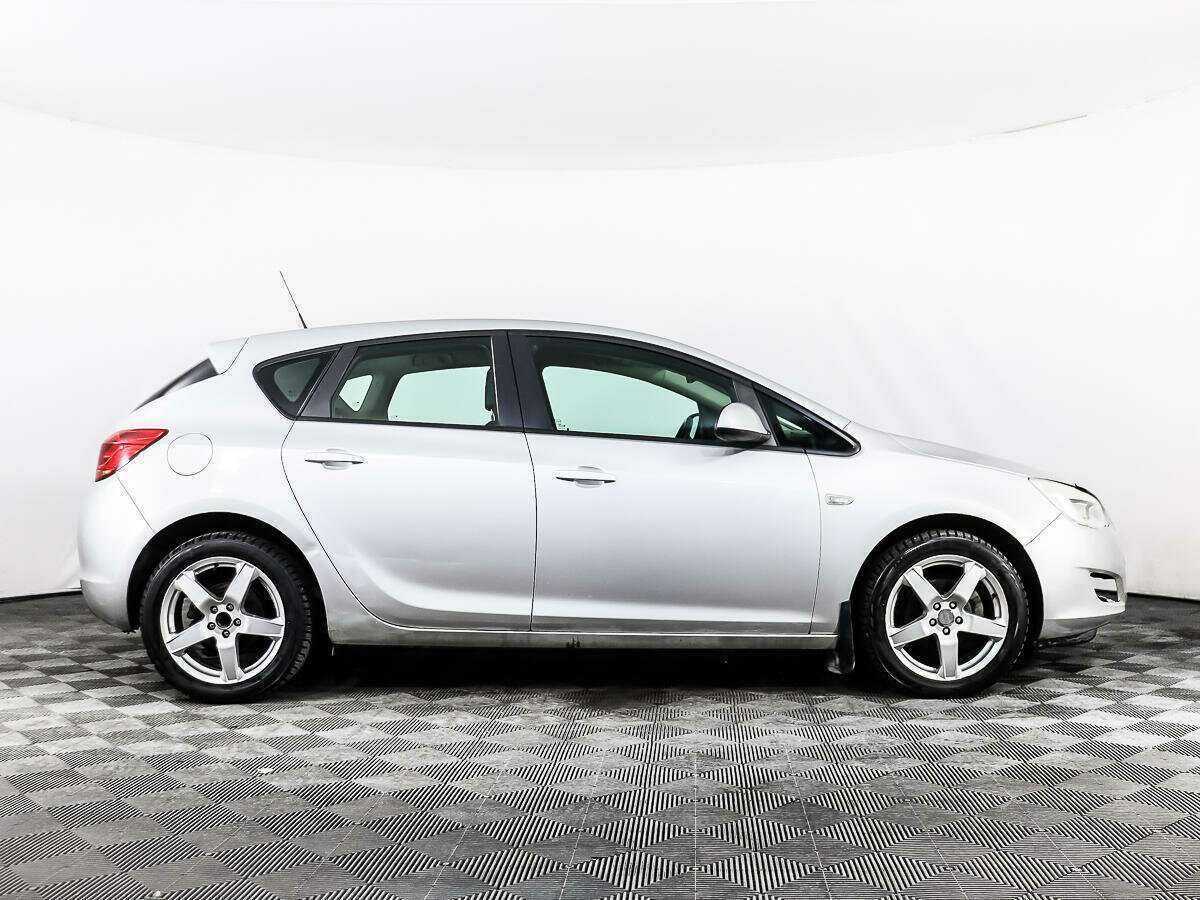 Opel Astra б/у, 2012, Механическая. Фото: #3