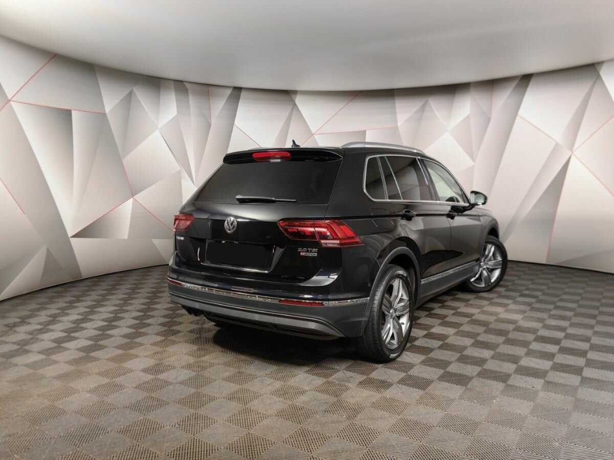 Volkswagen Tiguan б/у, 2017, Роботизированная. Фото: #1
