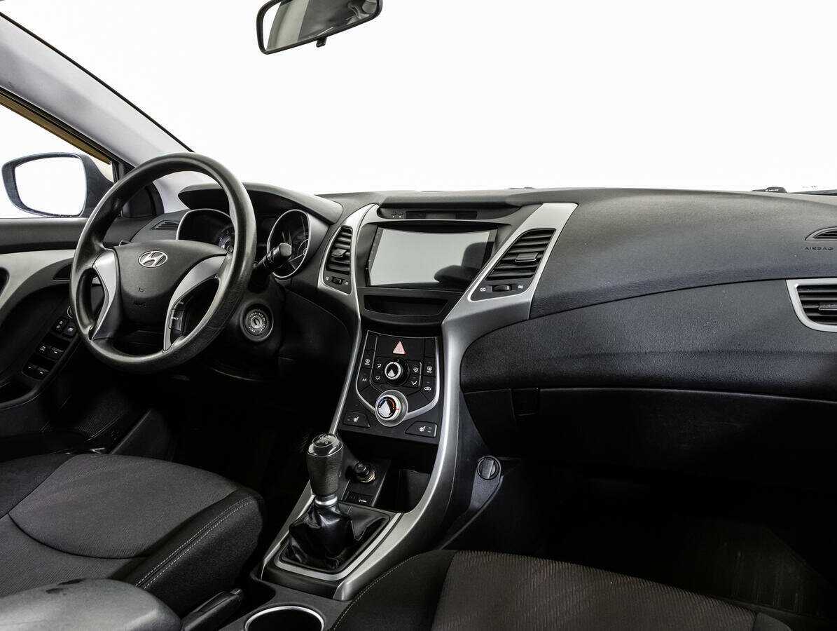 Hyundai Elantra б/у, 2015, Механическая. Фото: #8
