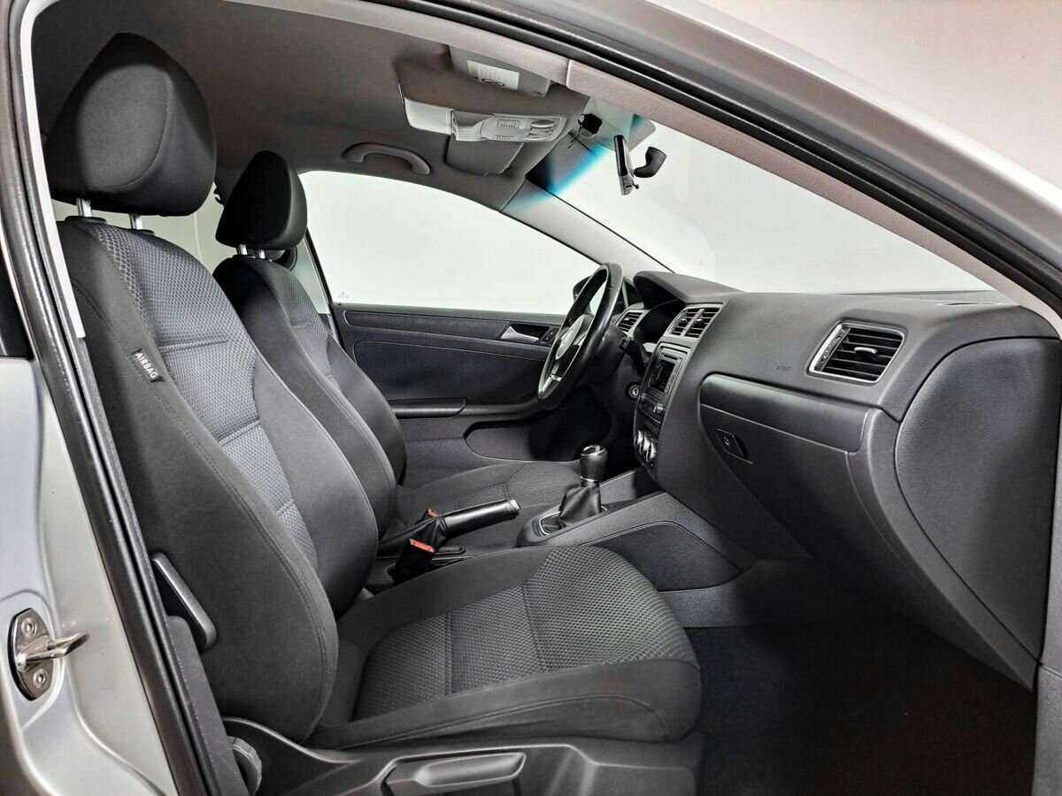 Volkswagen Jetta б/у, 2014, Механическая. Фото: #6