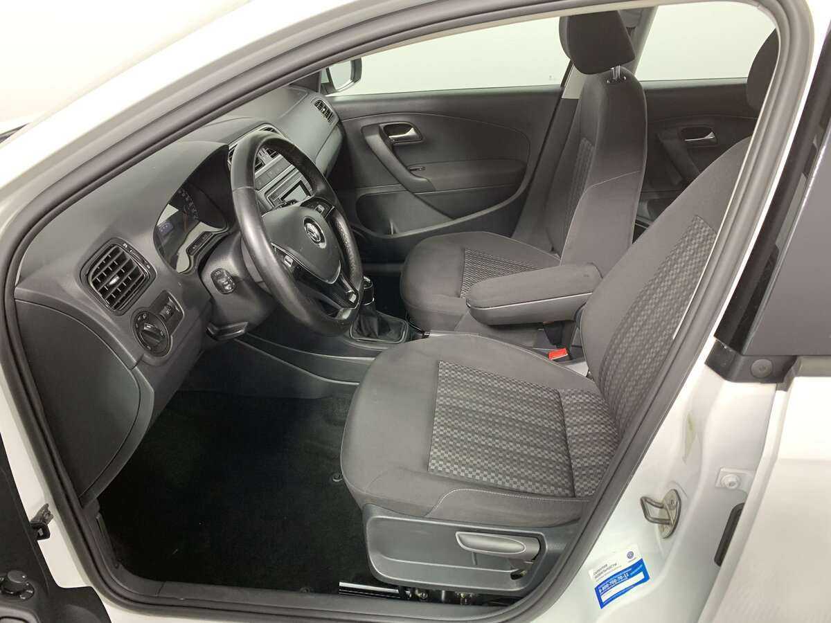 Volkswagen Polo б/у, 2019, Механическая. Фото: #11