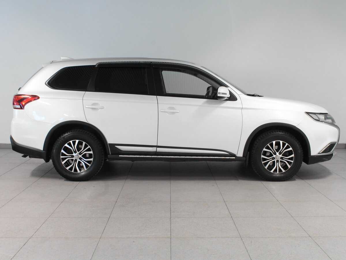 Mitsubishi Outlander б/у, 2017, Вариатор. Фото: #3
