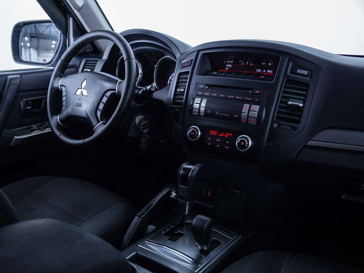 Mitsubishi Pajero б/у, 2012, Автоматическая. Фото: #7