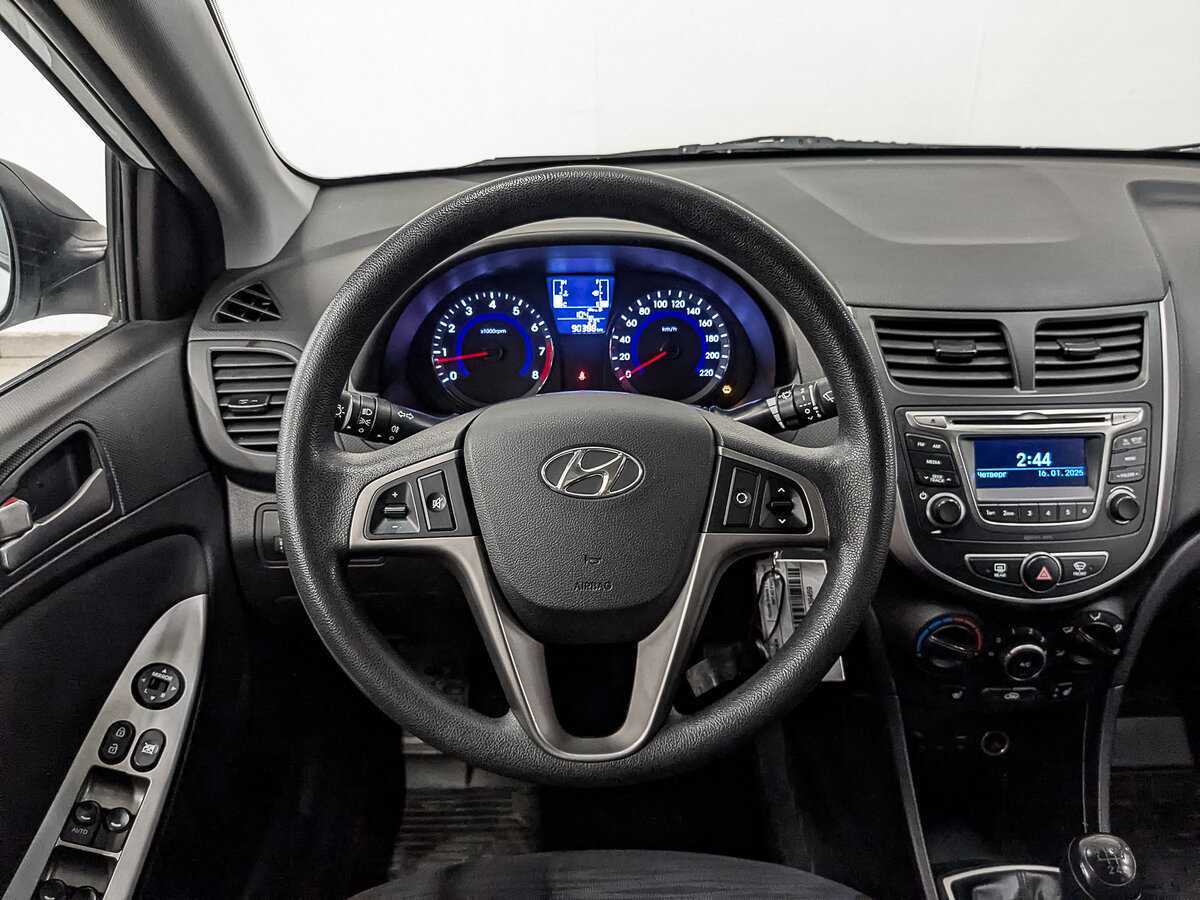 Hyundai Solaris б/у, 2015, Механическая. Фото: #19
