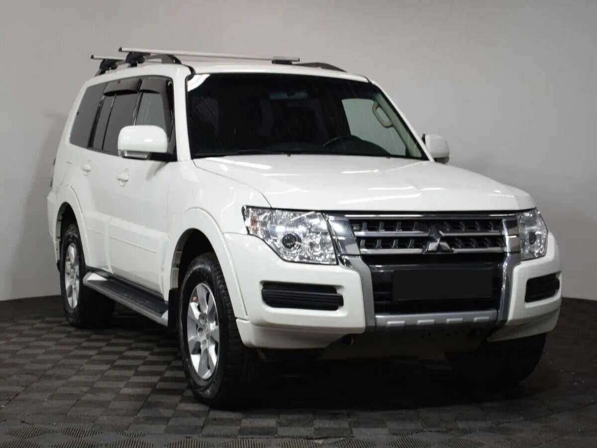 Mitsubishi Pajero б/у, 2015, Автоматическая. Фото: #2