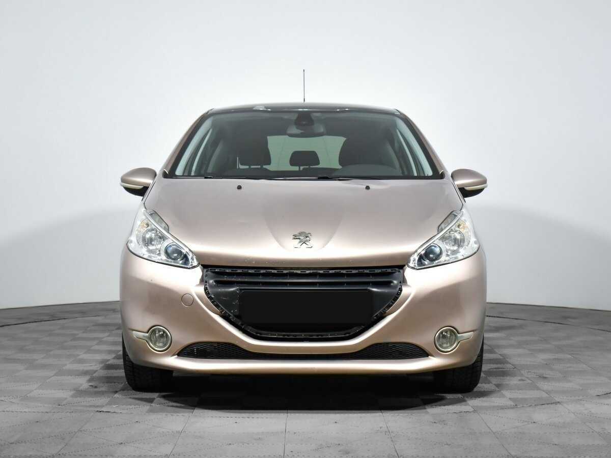 Peugeot 208 б/у, 2014, Автоматическая. Фото: #1