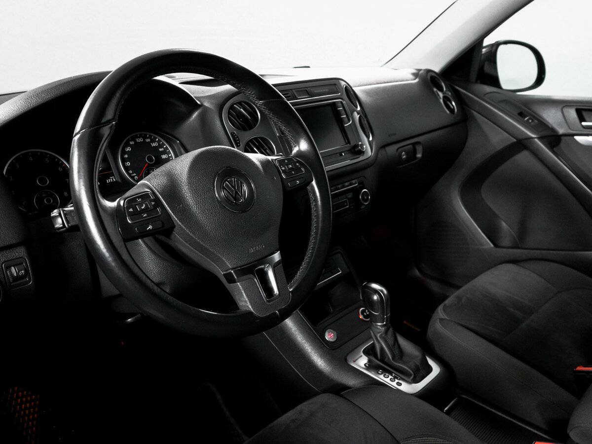 Volkswagen Tiguan б/у, 2015, Автоматическая. Фото: #13