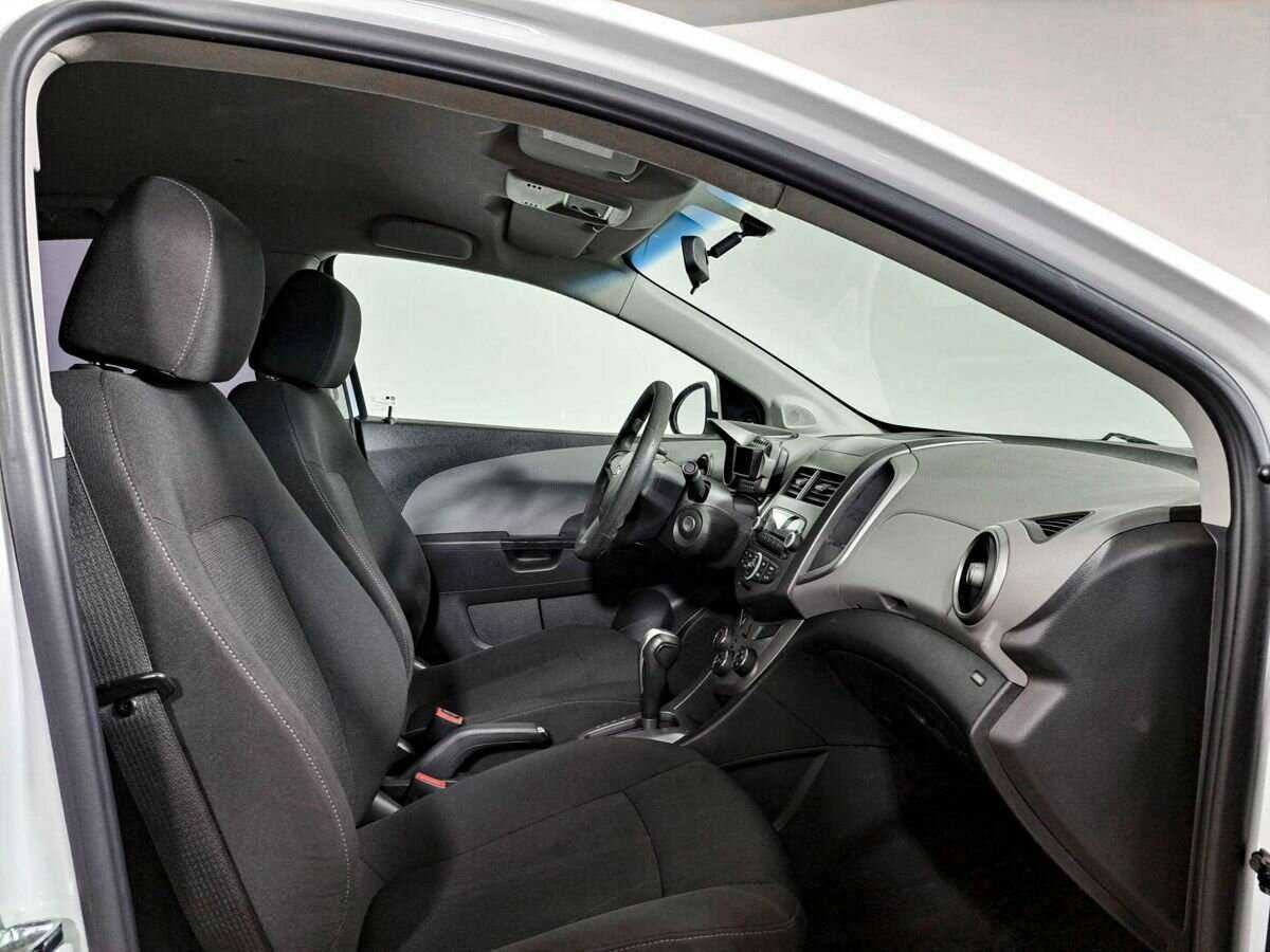 Chevrolet Aveo б/у, 2013, Автоматическая. Фото: #8