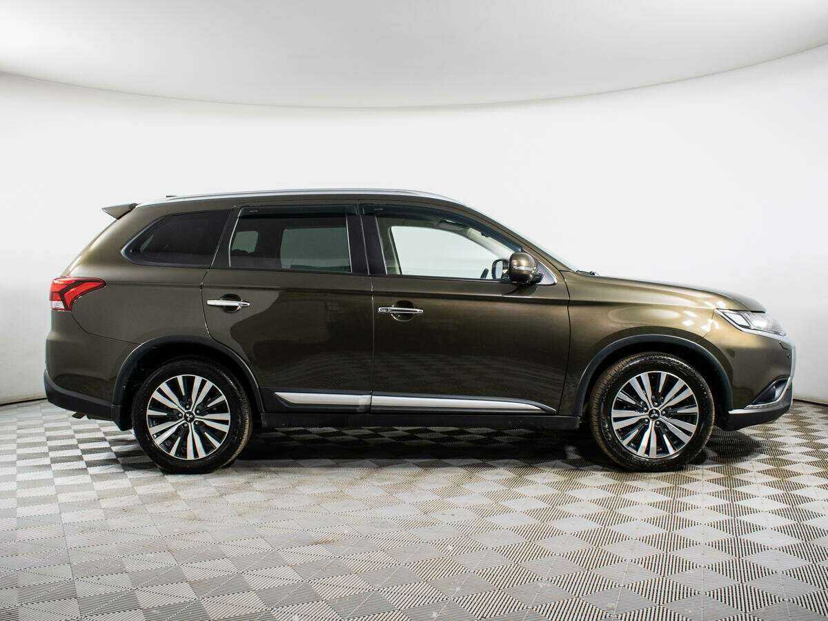 Mitsubishi Outlander б/у, 2018, Вариатор. Посмотреть фото