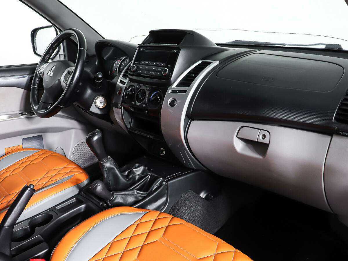 Mitsubishi Pajero Sport б/у, 2014, Механическая. Фото: #10