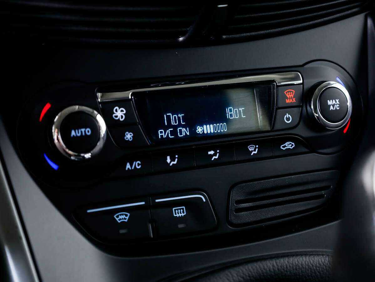 Ford Kuga б/у, 2013, Механическая. Фото: #14