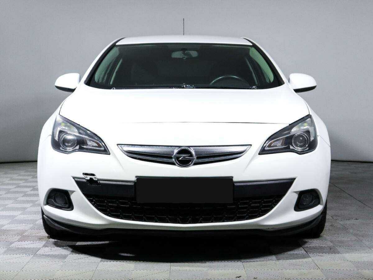 Opel Astra б/у, 2013, Механическая. Фото: #1