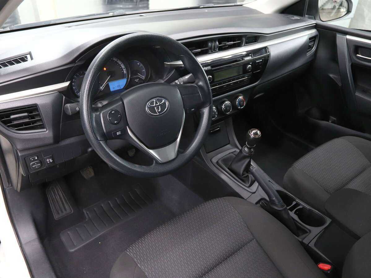 Toyota Corolla б/у, 2014, Механическая. Фото: #6