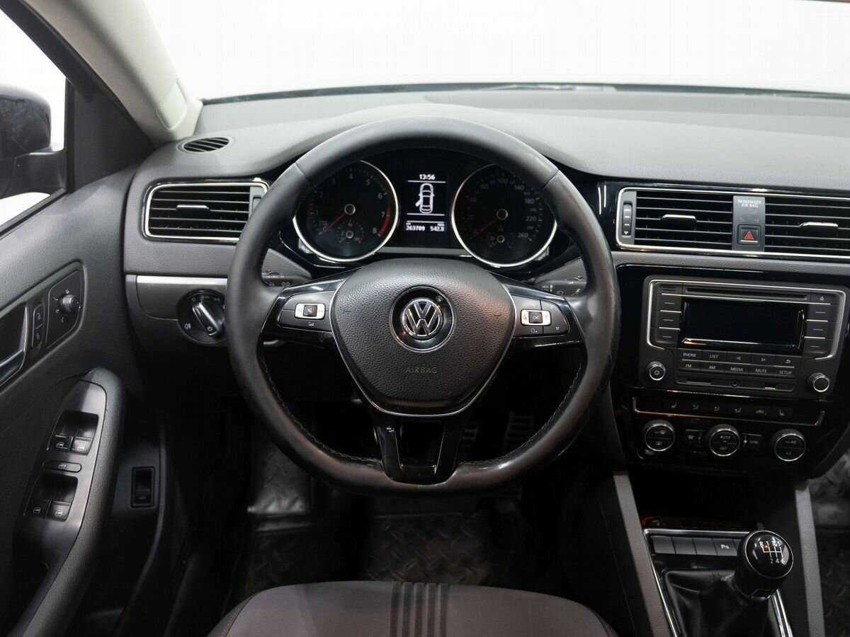 Volkswagen Jetta б/у, 2016, Механическая. Фото: #12