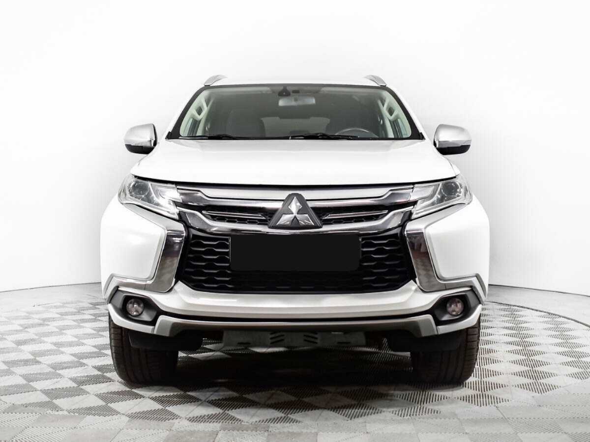 Mitsubishi Pajero Sport б/у, 2017, Механическая. Фото: #1