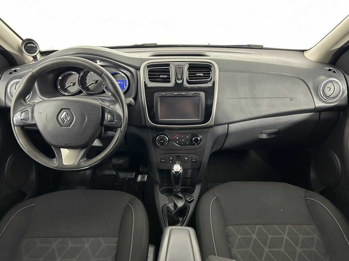 Renault Sandero б/у, 2016, Автоматическая. Фото: #6