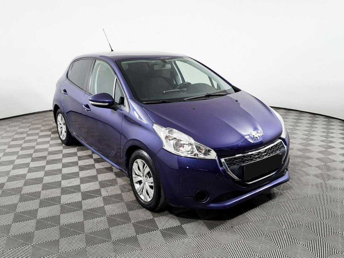 Peugeot 208 б/у, 2013, Автоматическая. Фото: #2