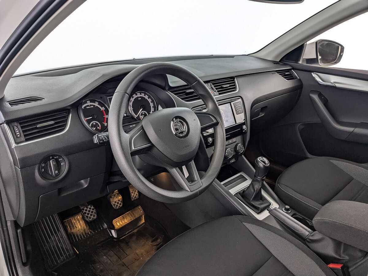 Skoda Octavia б/у, 2019, Механическая. Фото: #14